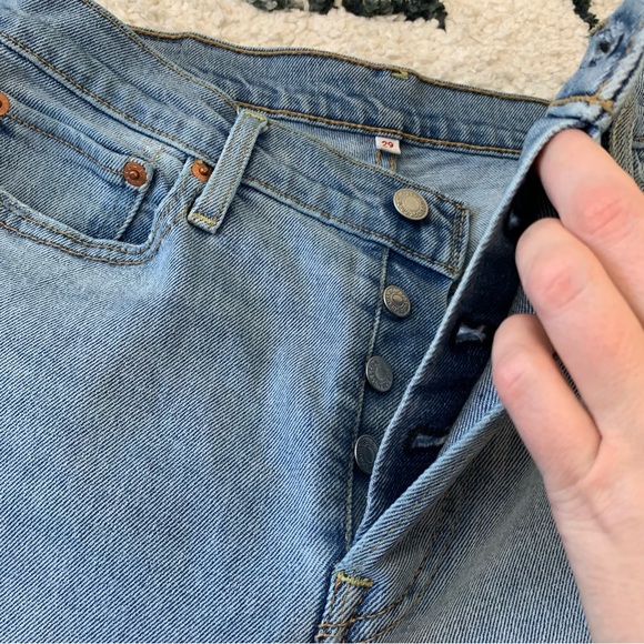 Levi’s Women’s Relaxed Fit Kiss Off Jeans - Picture 3 of 8